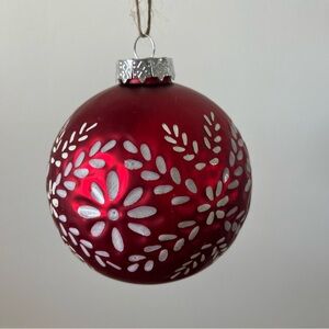 Pottery Barn Vintage Embossed Red Snowflake Ornaments Set 4 Large Glass Holiday